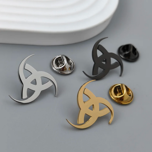 Triangular Celtic brooch pin in stainless steel. Symbol of unity and eternity with optional name or date engraving—ideal for pagan gifts or Irish heritage keepsakes.