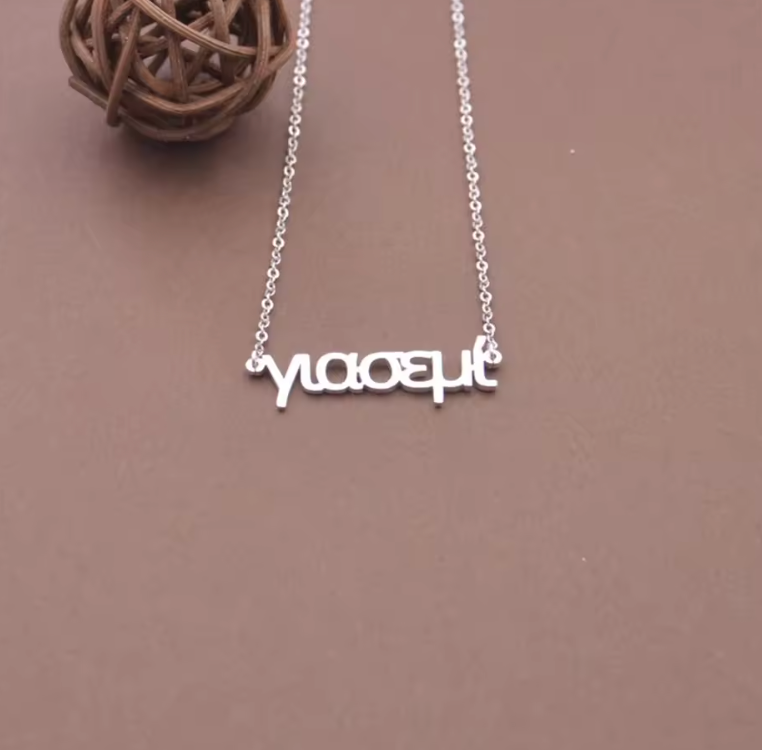 Collier avec nom en hindi